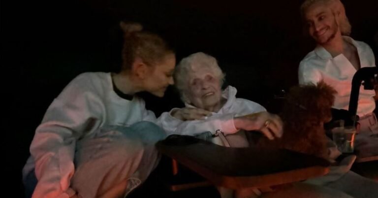 Ariana Grande flies to her hometown for one day just to see Wicked with her 99-year-old grandma