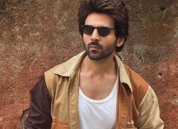 Kartik Aaryan shares swimming video as he celebrates 34th Birthday, thanks fans for their wishes, watch 34 : Bollywood News