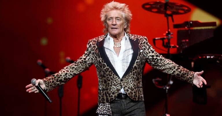 Rod Stewart announces end to large-scale world tours and what he plans to do instead