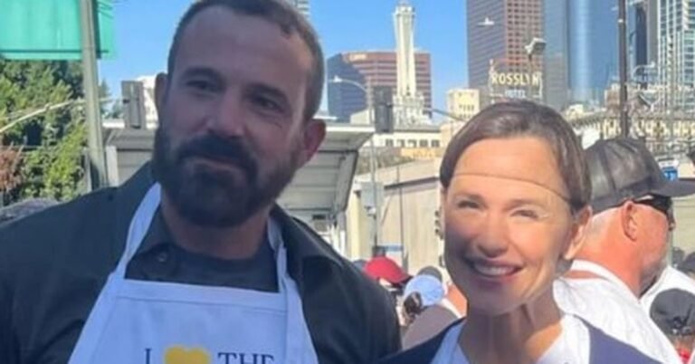 Ben Affleck spends first Thanksgiving since split from JLo with ex