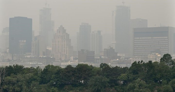 Montreal, Laval under smog warning with high concentrations of pollutants in air - Montreal